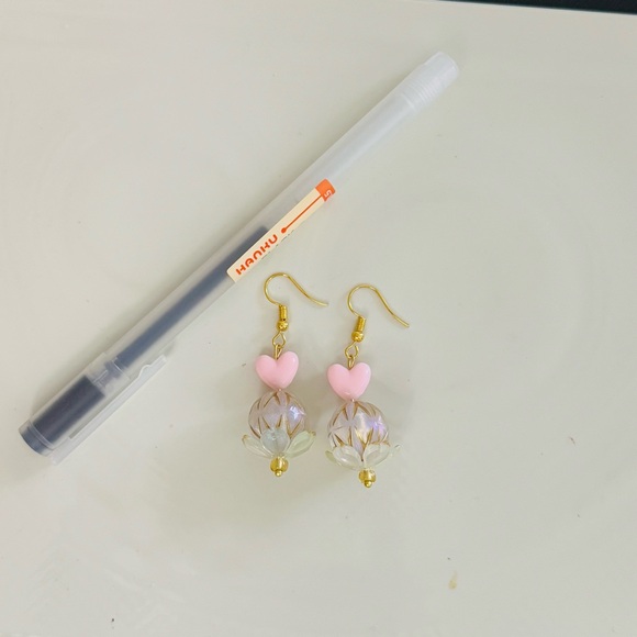 Elegant Pink and Gold Heart Earrings - Picture 3 of 4